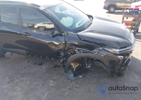 2025 Chevrolet Trax Fwd 2Rs z USA, uszkodzony, nr VIN KL77LJEP2SC223947